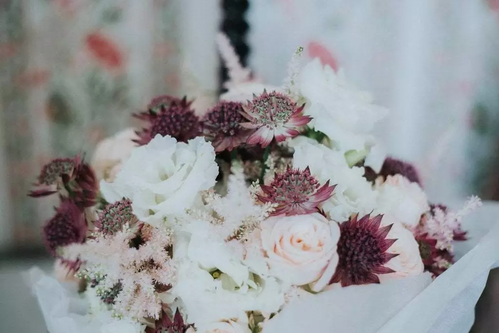 Passion fleurs de saison avec Serre Sauvage pour le bouquet de mariée