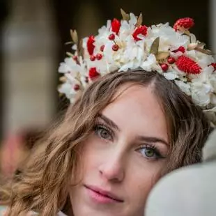 Couronne Santa Baby par Serre Sauvage, fleuriste de mariage