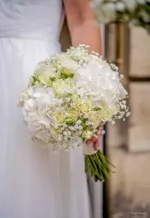 bouquet de mariée choisi avec le fleuriste de mariage Serre Sauvage