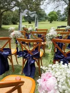 Cérémonie laïque et décorations florales avec Serre sauvage, fleuriste mariage Bordeaux et Aquitaine